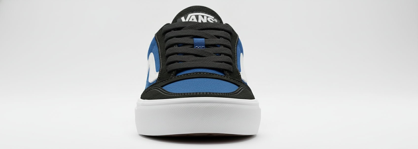 Vans Hylane Originales Y2K retro skate shoes in urban style with a classic design and unique colorway.