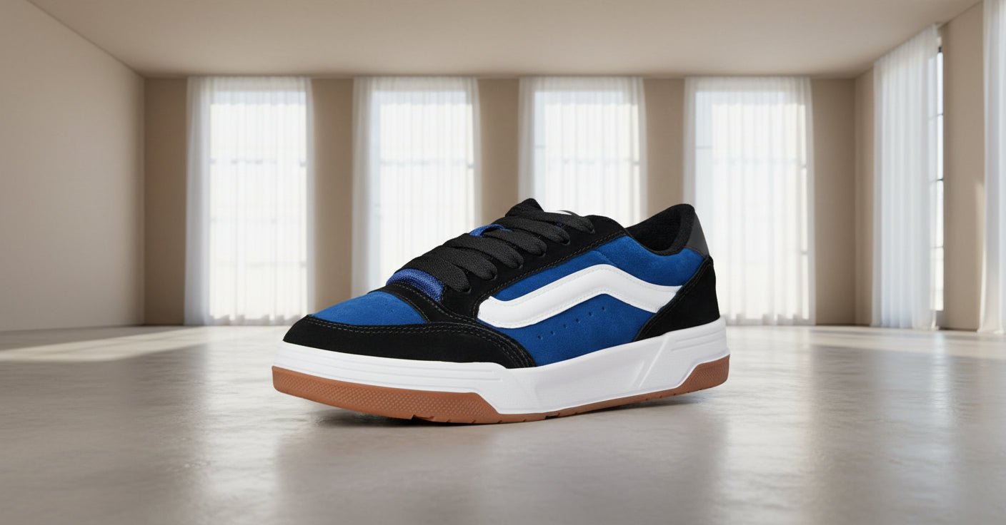 Vans Hylane Originales Y2K retro skate shoes with a stylish urban design in black and white.