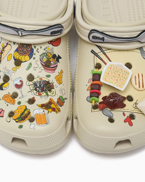 Unisex JMK OUTLET CROCS Classic Clog 2 in vibrant colors, featuring a comfortable and casual design for everyday wear.